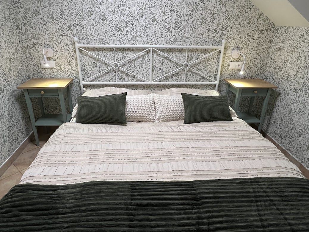 Zweites Schlafzimmer im Apartment U Krčků, Familienunterkunft in Zaječí
